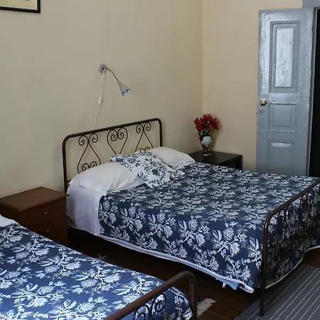Affittacamere Pensao Elegante Lisbona